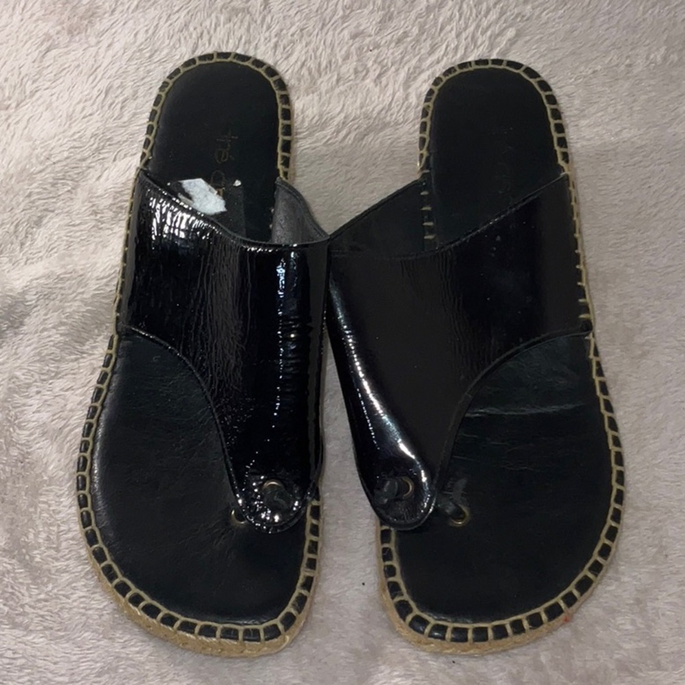 EUC Andre Assous Thong Sandals